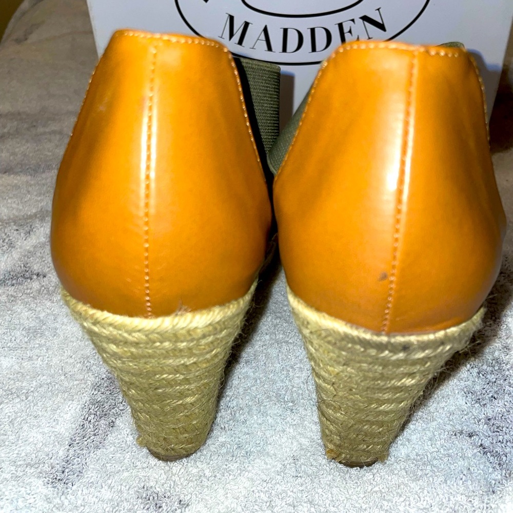 STEVE MADDEN- ESPADRILLE- PLATFORM/WEDGE SANDAL - Picture 6 of 7